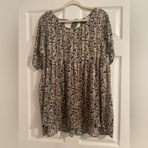 Chic Soul dark green blouse. Size 2X, excellent used condition.